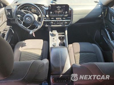 Zdjęcie 8 z 13 samochodu: 2022 NISSAN PATHFINDER SV VIN:5N1DR3BC2NC216787 - miniatura