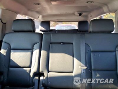Zdjęcie 10 z 14 samochodu: 2020 CHEVROLET SUBURBAN K1500 LT VIN:1GNSKHKC9LR174214 - miniatura