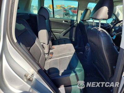 Zdjęcie 11 z 14 samochodu: 2011 VOLKSWAGEN TIGUAN S VIN:WVGAV7AX9BW557401 - miniatura