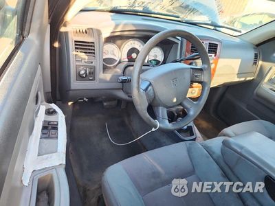 Zdjęcie 8 z 12 samochodu: 2005 DODGE DAKOTA SLT VIN:1D7HW42N15S220525 - miniatura