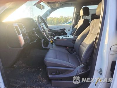 Zdjęcie 7 z 13 samochodu: 2018 CHEVROLET SILVERADO K1500 LT VIN:3GCUKREC9JG552306 - miniatura