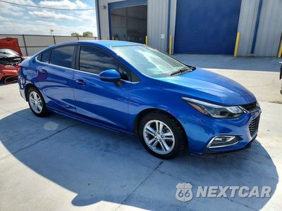 Czwarte zdjęcie samochodu z boku: 2017 CHEVROLET CRUZE LT VIN:1G1BE5SM6H7177171 - miniatura
