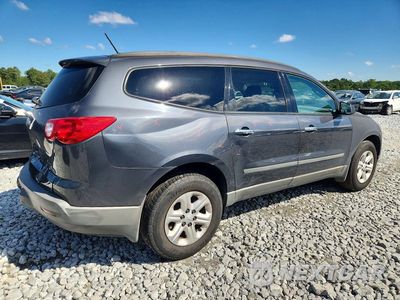 Trzecie zdjęcie samochodu z tyłu: 2012 CHEVROLET TRAVERSE LS VIN:1GNKRFED1CJ335027 - miniatura