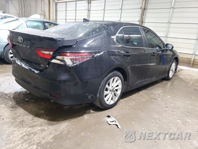 Trzecie zdjęcie samochodu z tyłu: 2021 TOYOTA CAMRY LE VIN:4T1C11AKXMU458459 - miniatura