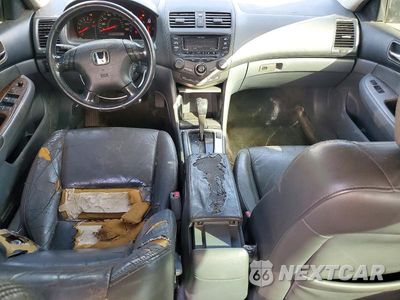 Zdjęcie 8 z 13 samochodu: 2004 HONDA ACCORD EX VIN:1HGCM56854A001805 - miniatura