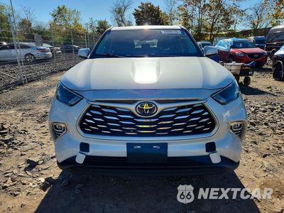 Piąte zdjęcie samochodu w środku: 2024 TOYOTA HIGHLANDER XLE VIN:5TDKDRBH7RS569202 - miniatura