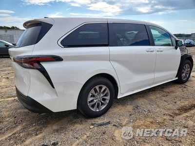 Trzecie zdjęcie samochodu z tyłu: 2026 TOYOTA SIENNA LE VIN:5TDKRKEC9TS314308 - miniatura