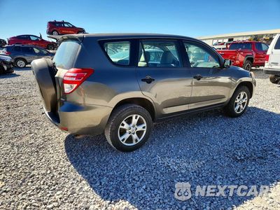 Trzecie zdjęcie samochodu z tyłu: 2010 TOYOTA RAV4 BASE VIN:JTMBF4DV7A5028046 - miniatura