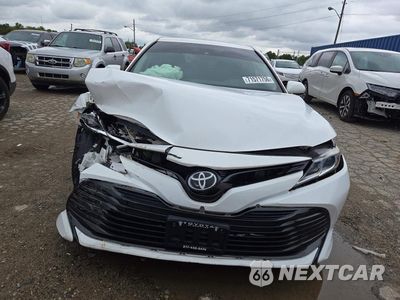 Piąte zdjęcie samochodu w środku: 2019 TOYOTA CAMRY LE VIN:4T1B11HK3KU284829 - miniatura