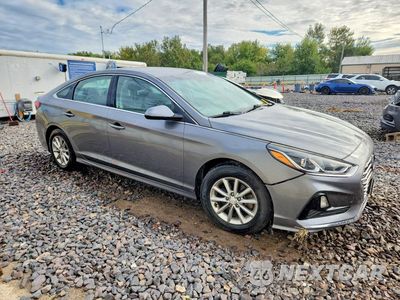 Czwarte zdjęcie samochodu z boku: 2018 HYUNDAI SONATA SE VIN:5NPE24AF9JH701778 - miniatura