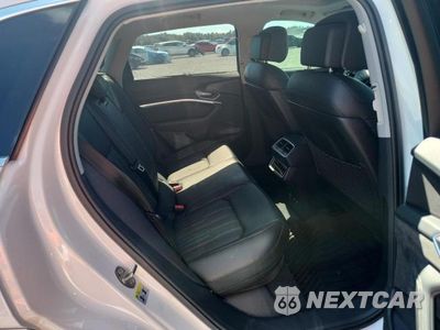 Zdjęcie 11 z 13 samochodu: 2019 AUDI E-TRON PRESTIGE VIN:WA1VAAGE1KB024979 - miniatura