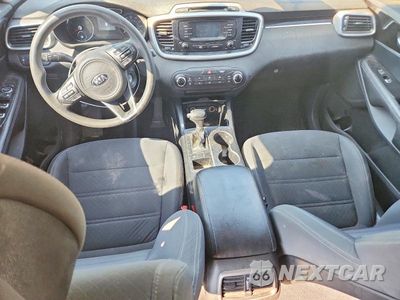 Zdjęcie 8 z 13 samochodu: 2016 KIA SORENTO LX VIN:5XYPG4A30GG072055 - miniatura