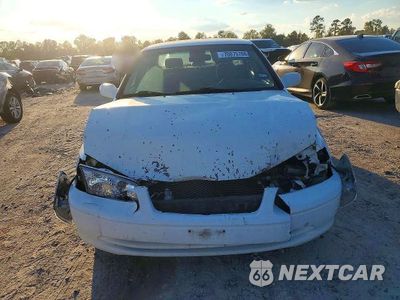 Piąte zdjęcie samochodu w środku: 2001 TOYOTA CAMRY CE VIN:4T1BG22K11U849929 - miniatura