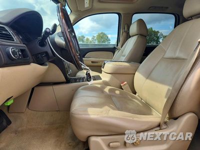 Zdjęcie 7 z 14 samochodu: 2007 GMC YUKON XL DENALI VIN:1GKFK66807J227301 - miniatura