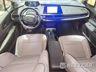 Zdjęcie 8 z 12 samochodu: 2026 TOYOTA PRIUS XLE VIN:JTDACAAU4T3072325 - miniatura