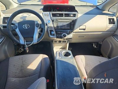 Zdjęcie 8 z 13 samochodu: 2017 TOYOTA PRIUS V TWO VIN:JTDZN3EU9HJ067160 - miniatura