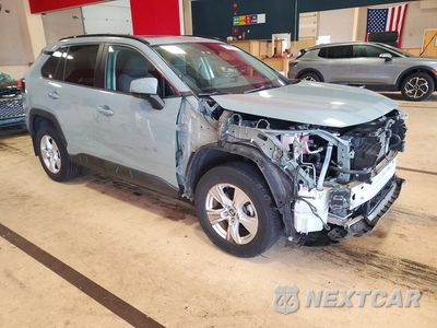 Czwarte zdjęcie samochodu z boku: 2021 TOYOTA RAV4 HYBRID XLE VIN:4T3R6RFV1MU012799 - miniatura
