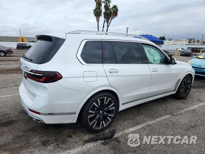 Trzecie zdjęcie samochodu z tyłu: 2026 BMW X7 XDRIVE40I VIN:5UX23EM01T9110884 - miniatura