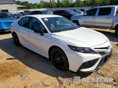 Czwarte zdjęcie samochodu z boku: 2024 TOYOTA CAMRY SE NIGHTSHADE VIN:4T1G11AK3RU206481 - miniatura