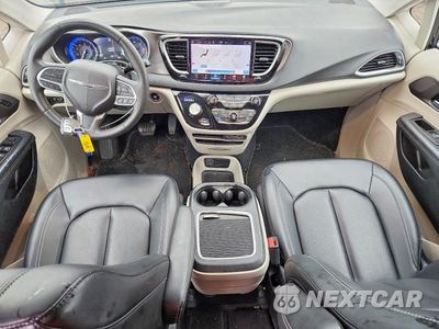 Zdjęcie 8 z 13 samochodu: 2024 CHRYSLER PACIFICA TOURING L VIN:2C4RC1BG5RR167553 - miniatura