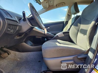 Zdjęcie 7 z 12 samochodu: 2015 TOYOTA PRIUS TWO VIN:JTDKN3DU1F1982343 - miniatura