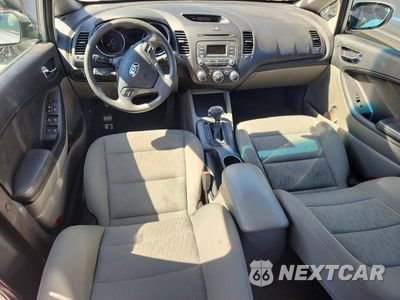 Zdjęcie 8 z 12 samochodu: 2015 KIA FORTE LX VIN:KNAFK4A60F5408036 - miniatura