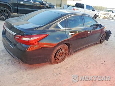 Trzecie zdjęcie samochodu z tyłu: 2018 NISSAN ALTIMA 2.5 S VIN:1N4AL3AP4JC273862 - miniatura