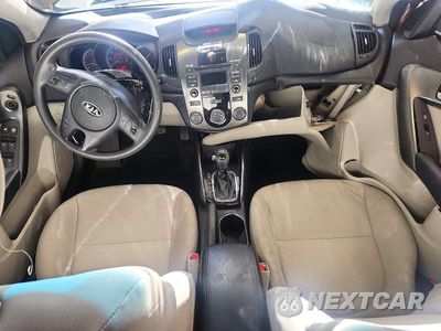 Zdjęcie 8 z 13 samochodu: 2013 KIA FORTE EX VIN:KNAFU4A23D5722980 - miniatura