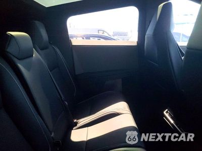 Zdjęcie 10 z 12 samochodu: 2025 TESLA CYBERTRUCK VIN:7G2CEHED8SA067193 - miniatura