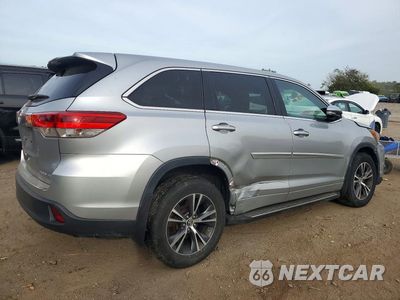 Trzecie zdjęcie samochodu z tyłu: 2017 TOYOTA HIGHLANDER LE VIN:5TDBZRFH1HS401131 - miniatura