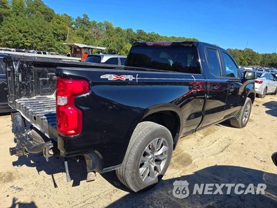 Trzecie zdjęcie samochodu z tyłu: 2021 CHEVROLET SILVERADO K1500 RST VIN:1GCRYEEK3MZ336301 - miniatura