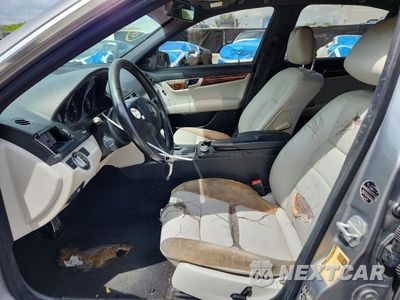 Zdjęcie 7 z 13 samochodu: 2011 MERCEDES-BENZ C 300 VIN:WDDGF5EB3BR152217 - miniatura