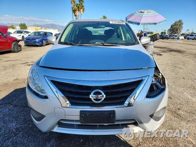 Piąte zdjęcie samochodu w środku: 2018 NISSAN VERSA SV VIN:3N1CN7AP1JL881561 - miniatura