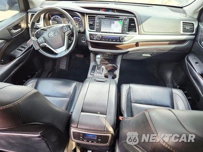 Zdjęcie 8 z 14 samochodu: 2018 TOYOTA HIGHLANDER XLE VIN:5TDJZRFH3JS885482 - miniatura