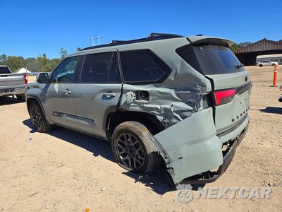 Drugie zdjęcie samochodu z przodu: 2025 TOYOTA SEQUOIA PLATINUM VIN:7SVAAABA5SX053760 - miniatura