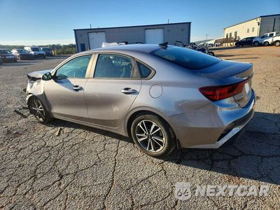 Drugie zdjęcie samochodu z przodu: 2023 KIA FORTE LXS VIN:3KPF24AD2PE558690 - miniatura