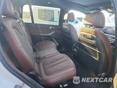 Zdjęcie 11 z 14 samochodu: 2023 BMW X7 XDRIVE40I VIN:5UX23EM02P9P81857 - miniatura