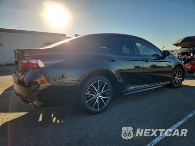Trzecie zdjęcie samochodu z tyłu: 2024 TOYOTA CAMRY SE VIN:4T1G11AK0RU909763 - miniatura