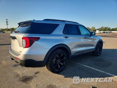 Trzecie zdjęcie samochodu z tyłu: 2024 FORD EXPLORER ST-LINE VIN:1FMSK8KH5RGA72915 - miniatura