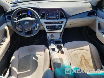 Zdjęcie 8 z 12 samochodu: 2015 HYUNDAI SONATA SE VIN:5NPE24AF0FH140460 - miniatura