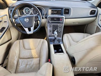 Zdjęcie 8 z 12 samochodu: 2013 VOLVO S60 T5 VIN:YV1612FH8D2198122 - miniatura