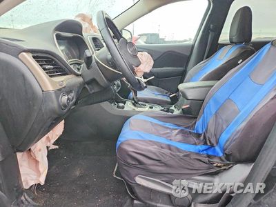 Zdjęcie 7 z 13 samochodu: 2015 JEEP CHEROKEE LATITUDE VIN:1C4PJMCBXFW792065 - miniatura