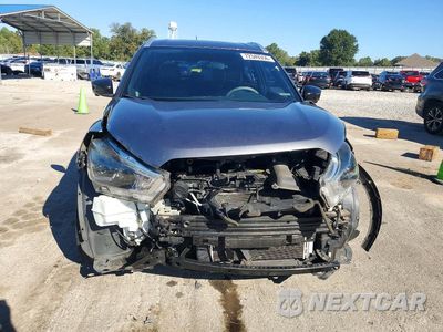 Piąte zdjęcie samochodu w środku: 2019 NISSAN KICKS SR VIN:3N1CP5CU7KL515395 - miniatura