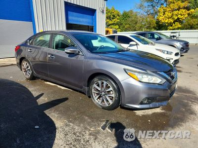 Czwarte zdjęcie samochodu z boku: 2017 NISSAN ALTIMA 2.5 SV VIN:1N4AL3AP2HC109908 - miniatura