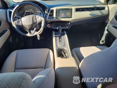 Zdjęcie 8 z 13 samochodu: 2018 HONDA HR-V EX VIN:3CZRU6H56JM724914 - miniatura
