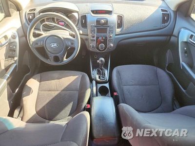 Zdjęcie 8 z 13 samochodu: 2013 KIA FORTE EX VIN:KNAFU4A20D5682017 - miniatura