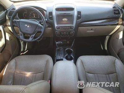 Zdjęcie 8 z 13 samochodu: 2014 KIA SORENTO EX VIN:5XYKU4A78EG491922 - miniatura