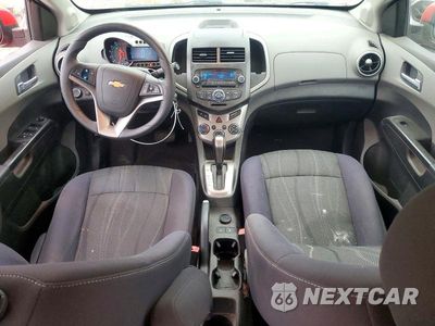 Zdjęcie 8 z 12 samochodu: 2013 CHEVROLET SONIC LT VIN:1G1JC5SG1D4211590 - miniatura