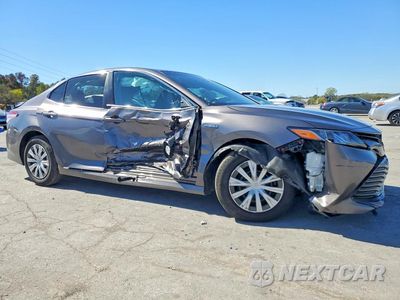 Czwarte zdjęcie samochodu z boku: 2018 TOYOTA CAMRY LE VIN:4T1B31HK8JU505897 - miniatura
