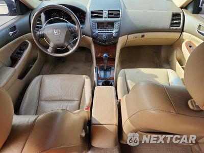 Zdjęcie 8 z 13 samochodu: 2007 HONDA ACCORD EX VIN:1HGCM66557A050986 - miniatura